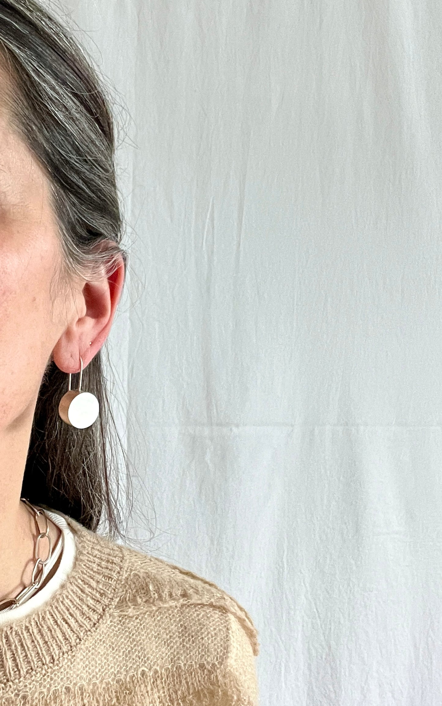 Chelsea Hollow Earring.