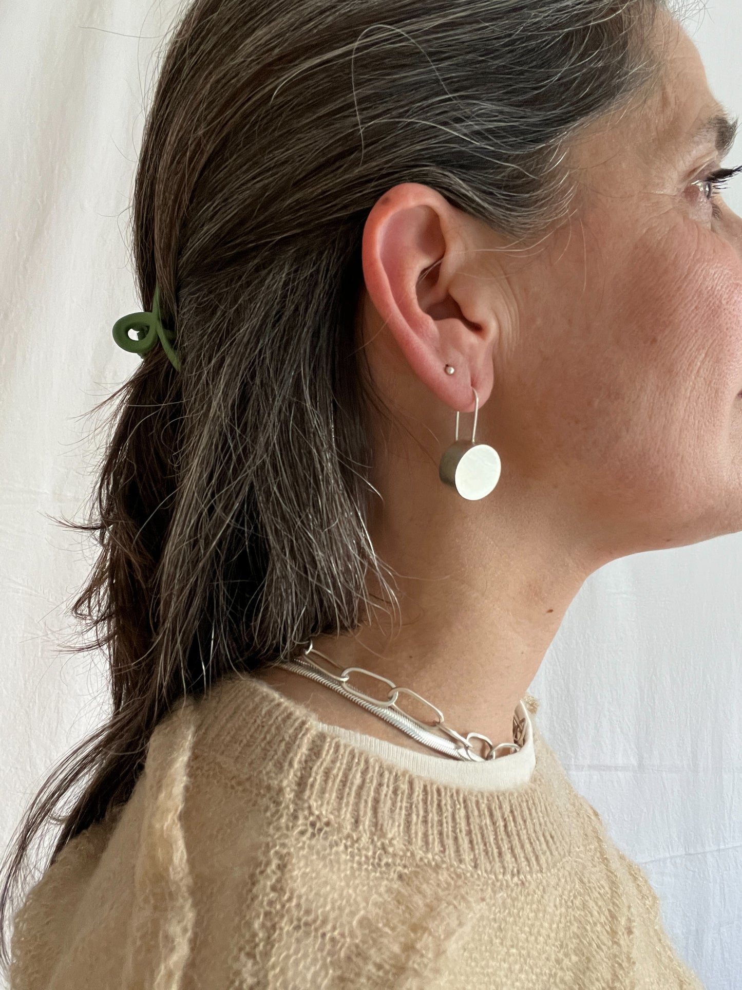 Chelsea Hollow Earring.