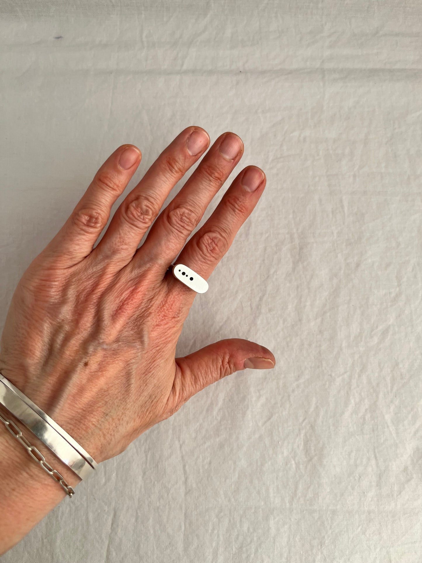 Vega Hollow Ring