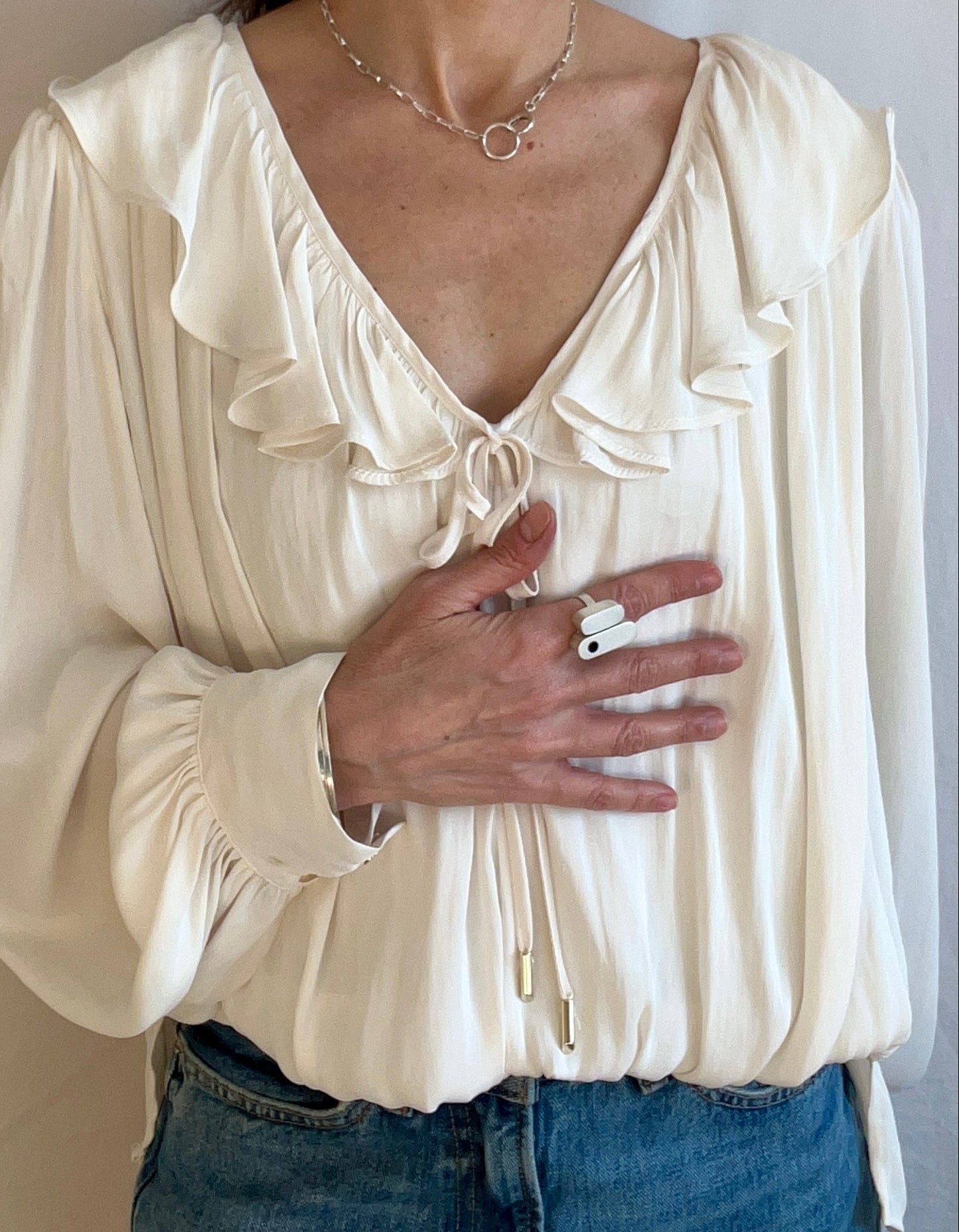 Ruca Hollow Ring