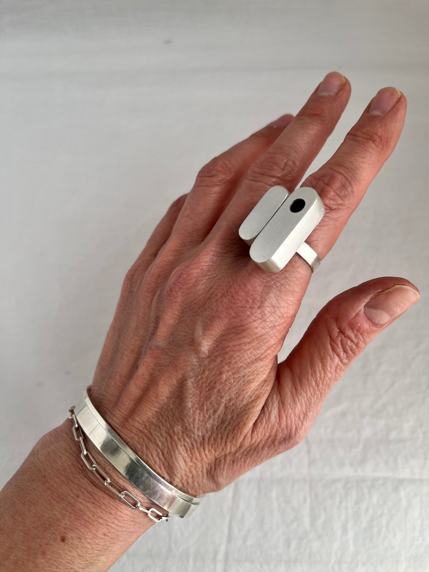 Ruca Hollow Ring