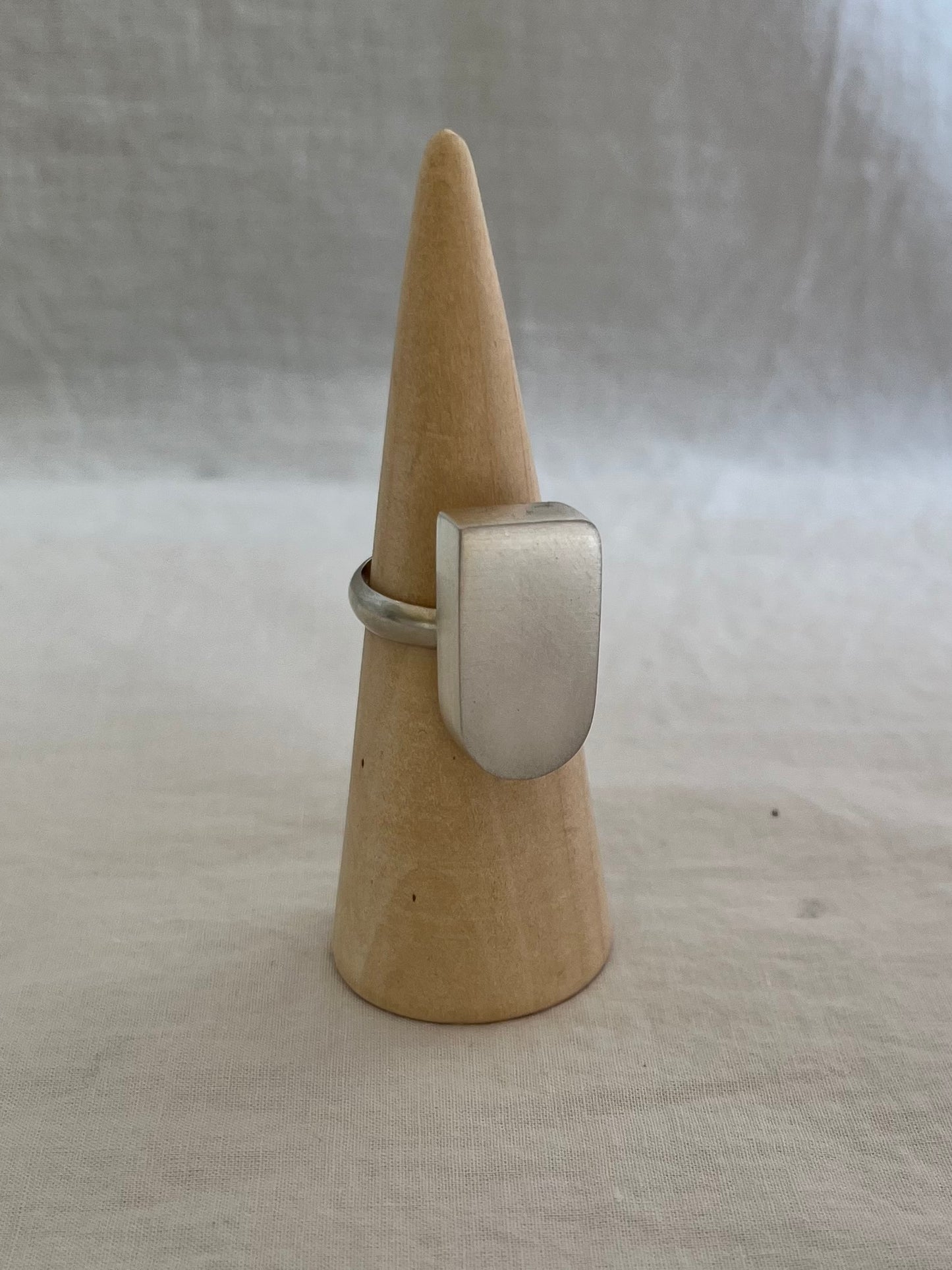 Leman Hollow Ring