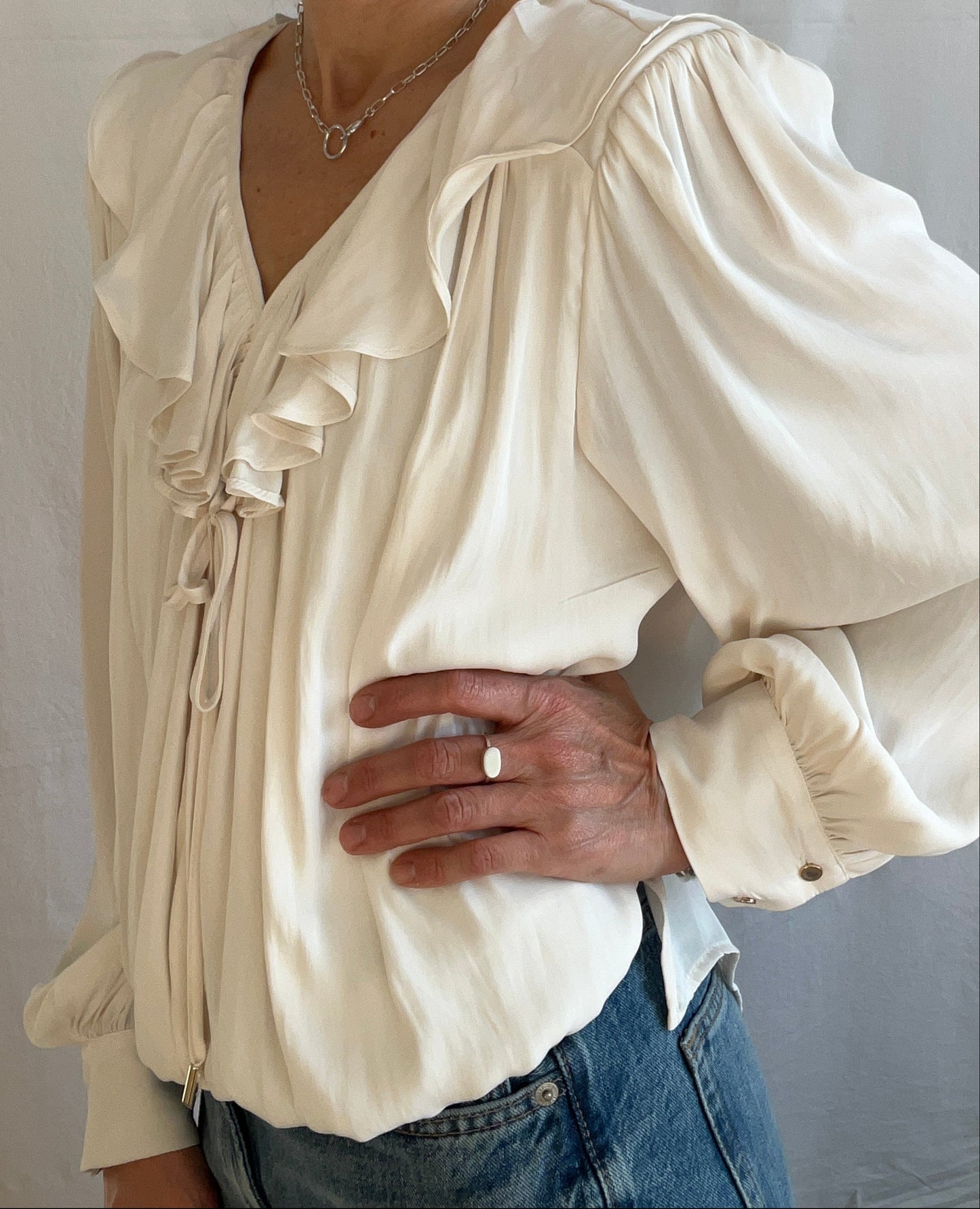 Nina Hollow Ring.