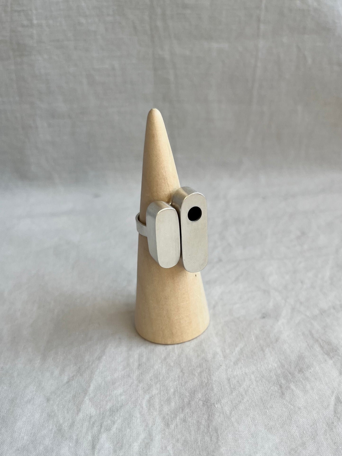Ruca Hollow Ring
